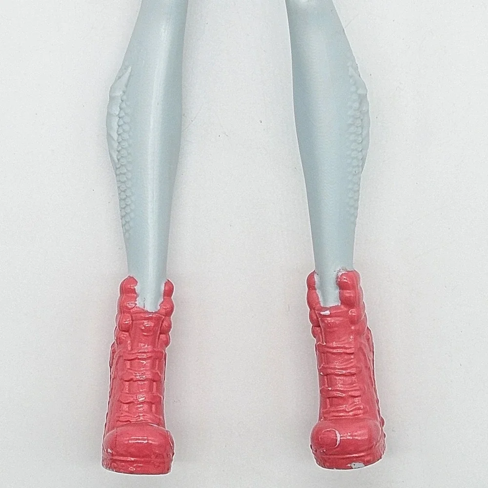 Monster High Sea Monster Girl Blue Doll Pink Top Green Skirt